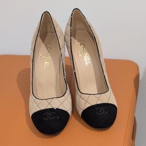 CHANEL Beige and Black Quilted Heels Lambskin Suede Captoe